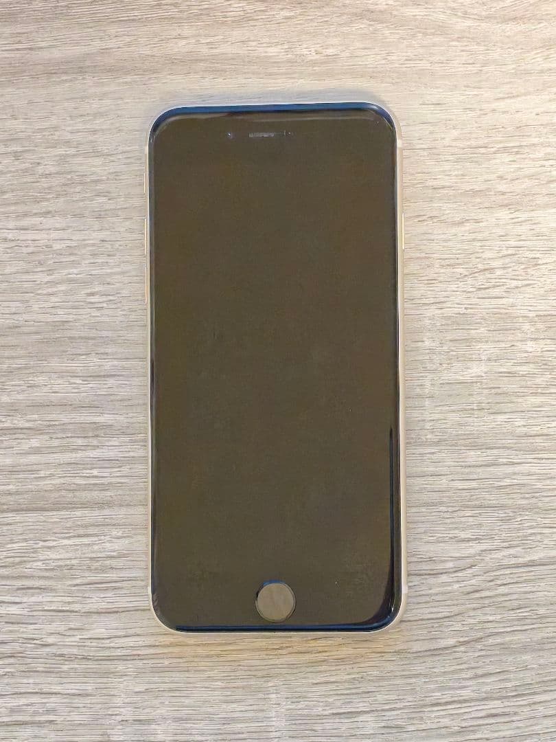 Apple iPhone SE (第3世代) 256GB スターライト