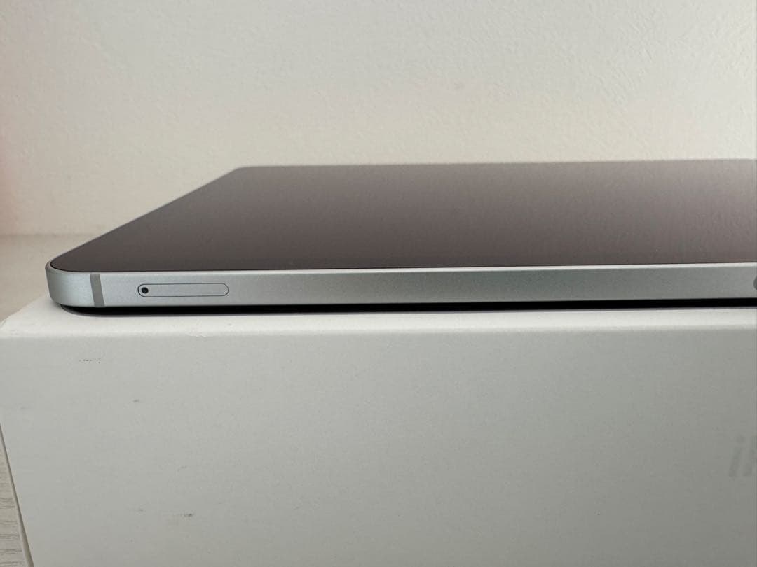 iPad Pro 12.9インチ第6世代Wi-Fi +Cellular 1TB