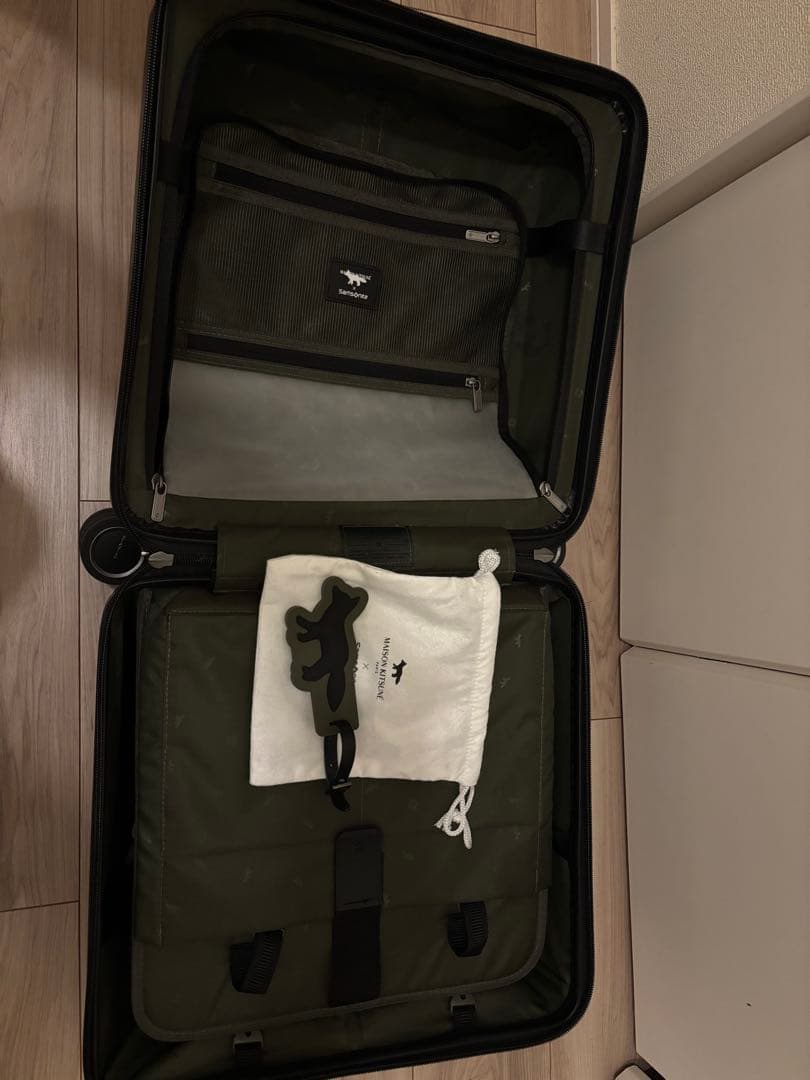 メゾンキツネ、サムソナイト カモフラージュ 中型キャリーケース