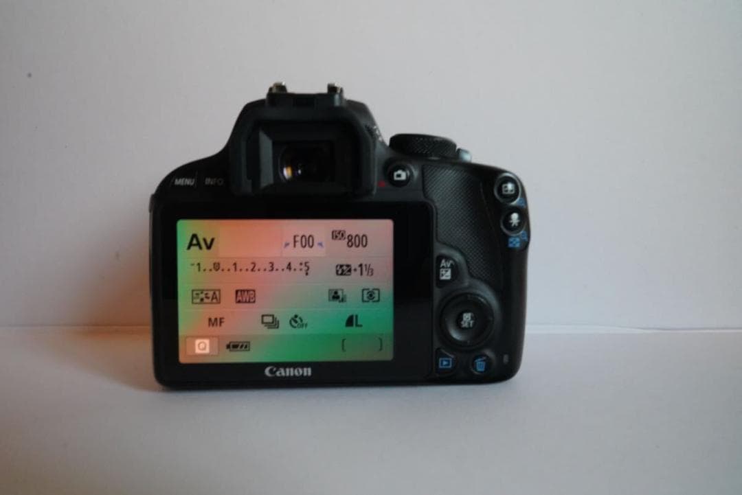 【美品】Canon EOS Kiss x7ダブルズームキット キャノン