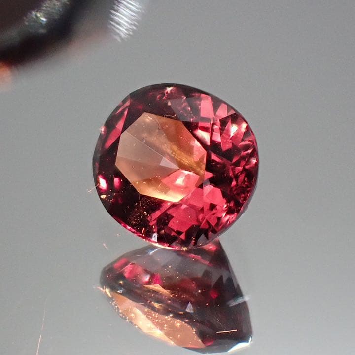 【タンザニア産】カラーチェンジガーネット