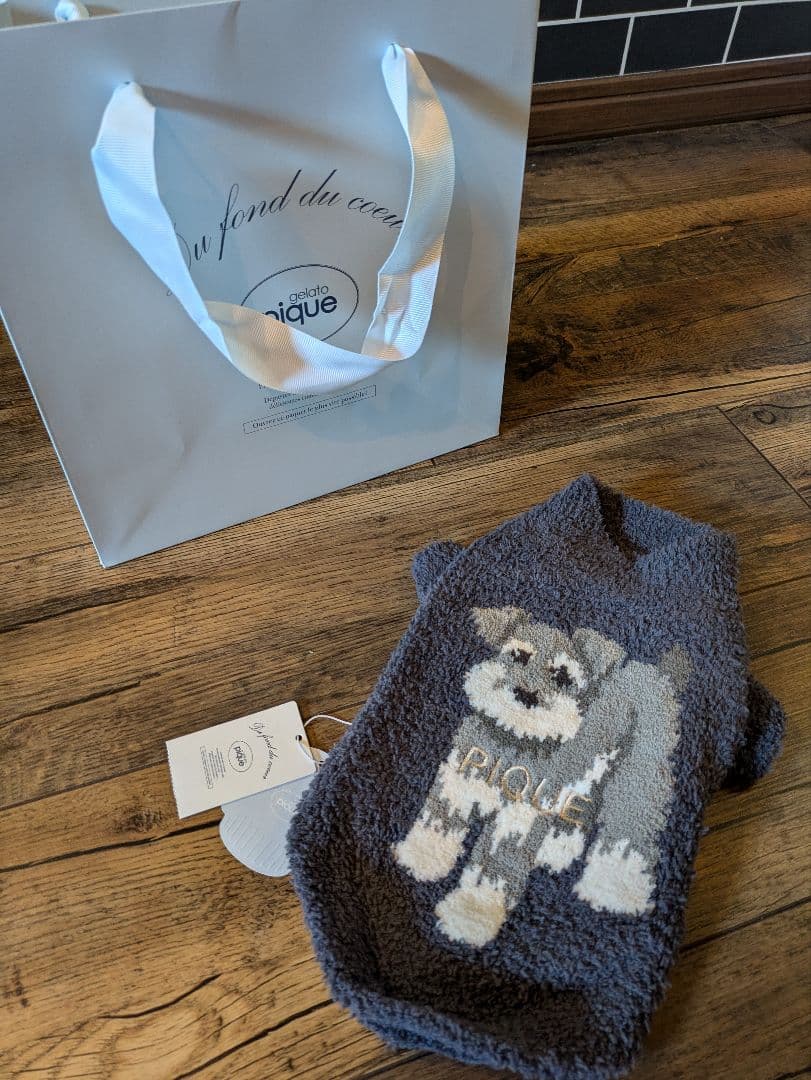 ジェラートピケ パウダーハイネックシュナウザー柄ジャガードプルオーバー　Sサイズ