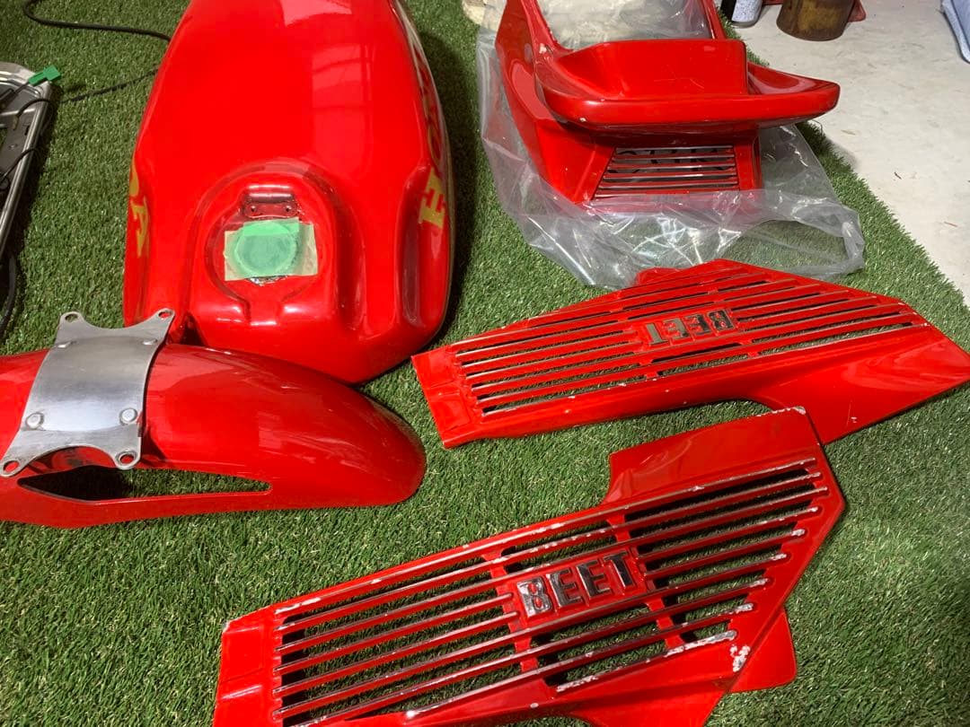 cbr400f 外装セット　beet 赤ソリ　送料込み！