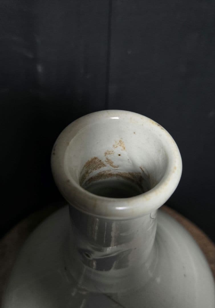 詳細不明確か古伊万里？白色陶器製ボトル型花瓶オブジェインテリア骨董市