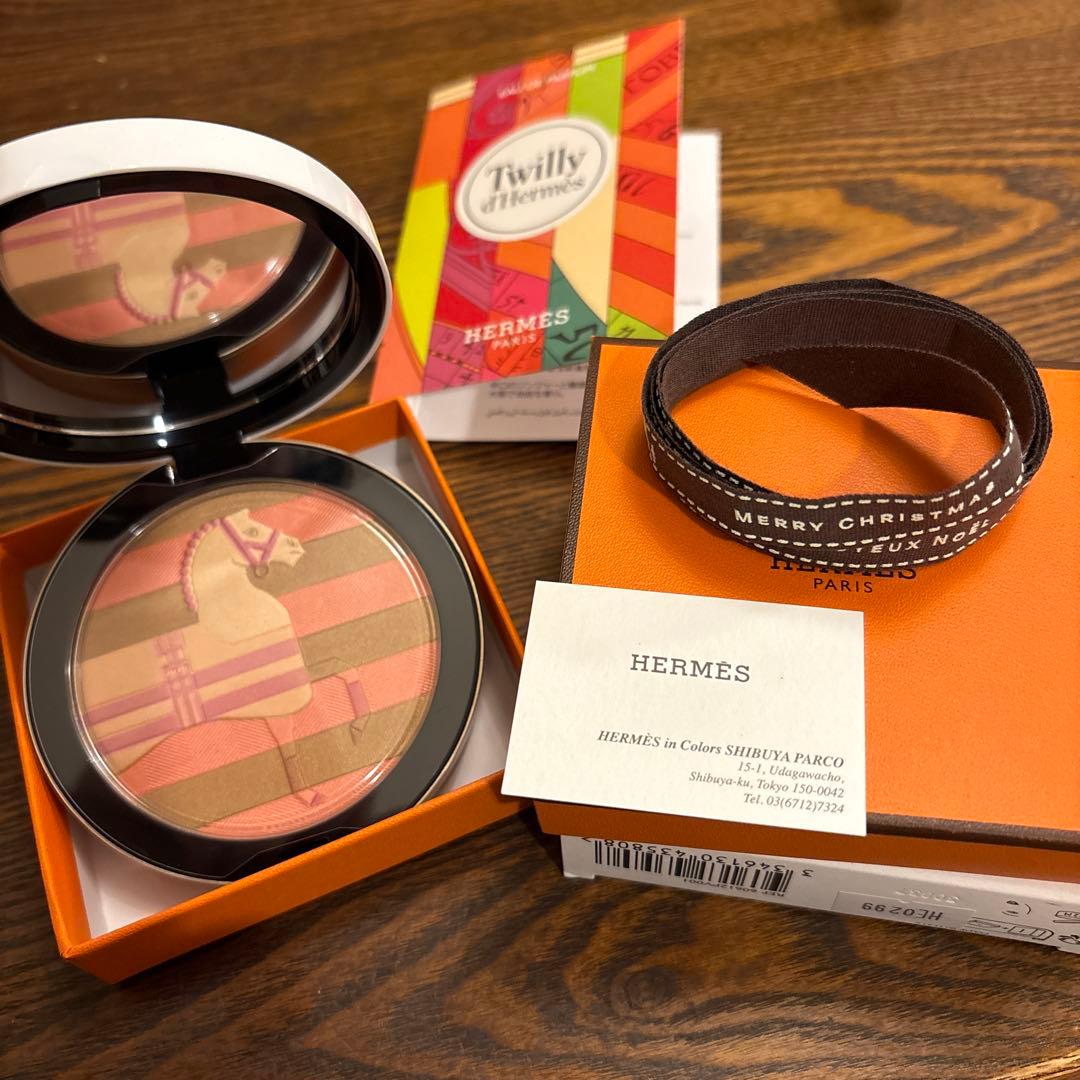 ♪ 新品HERMESエルメス　フェイスパウダー　プードル ロカバール　おまけ付き