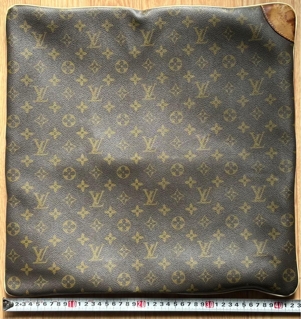 Louis Vuitton モノグラム クッションカバー LV