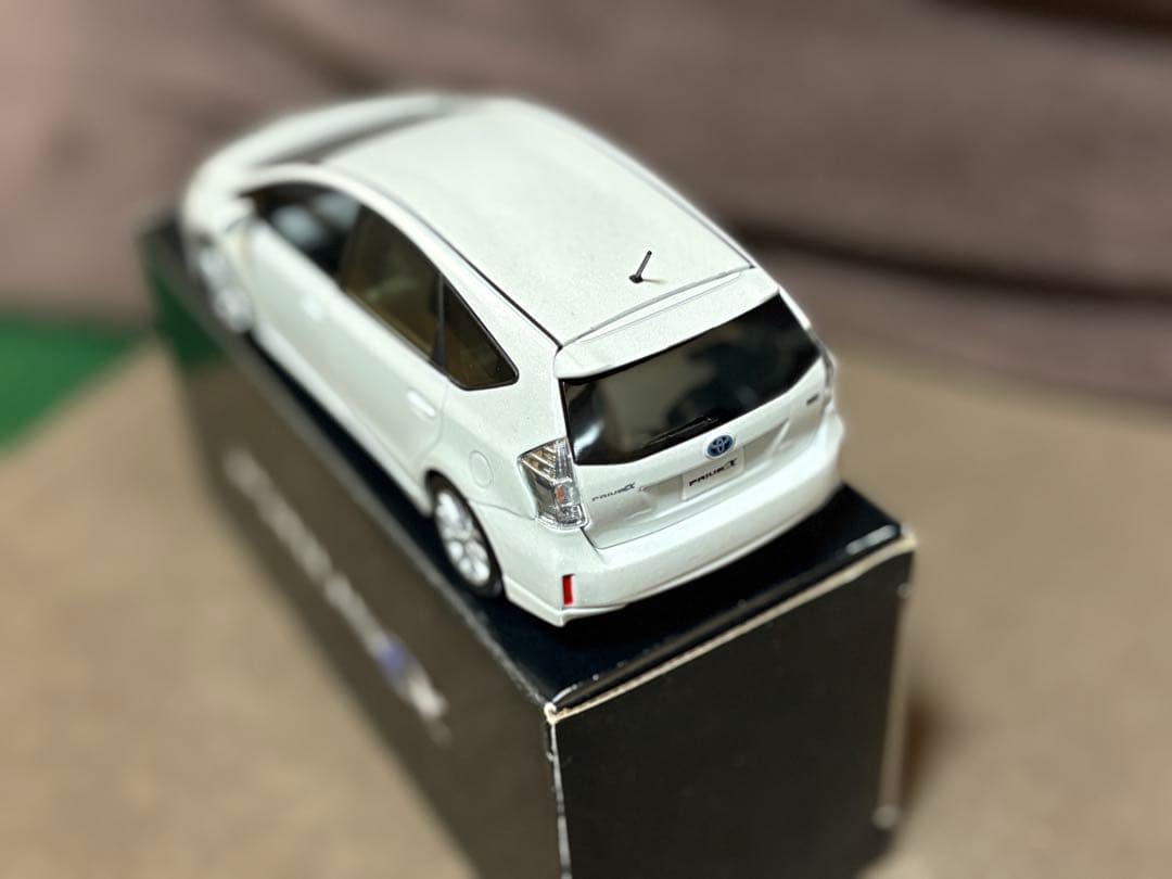 トヨタ プリウス α 非売品ミニカー