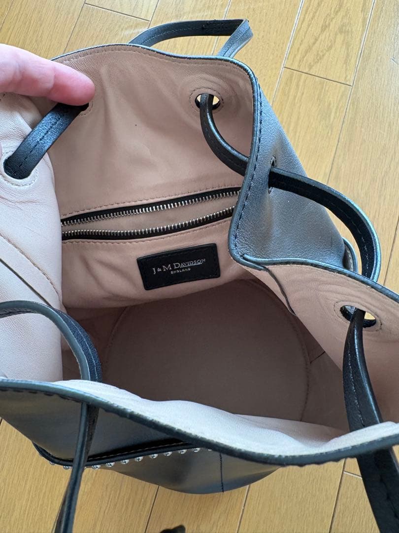 J&M DAVIDSON ミニデイジー ハンドバッグ スタッズ ブラック