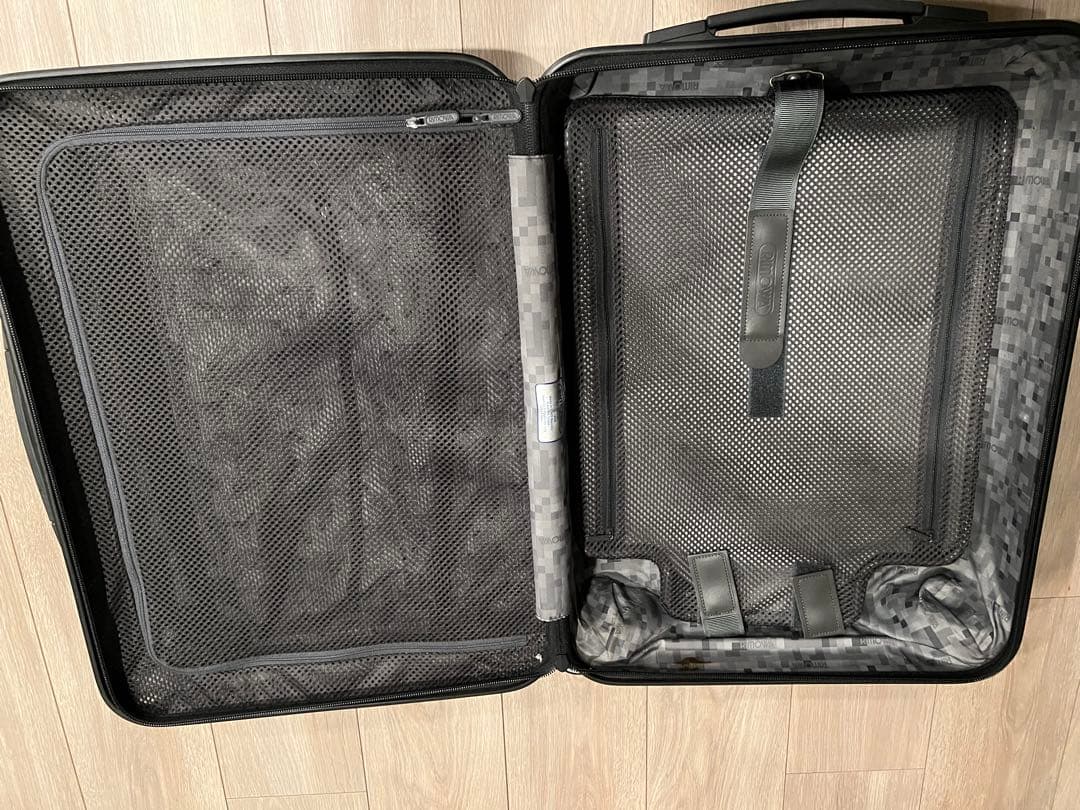 RIMOWA リモワ サルサ キャリーケース 4輪 マットブラック