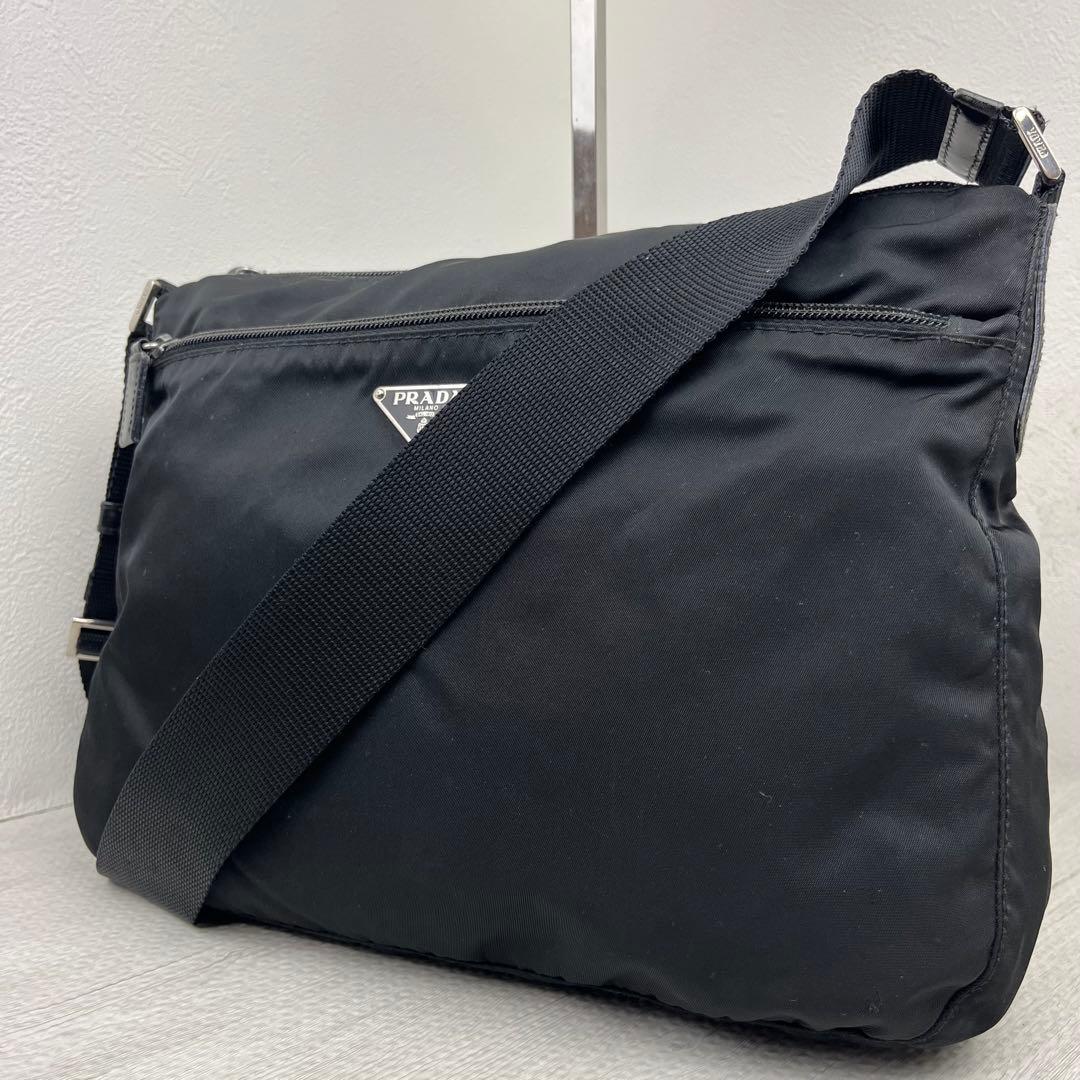 PRADA プラダ ショルダーバッグ カメラバッグ ブラック ナイロン 三角ロゴ