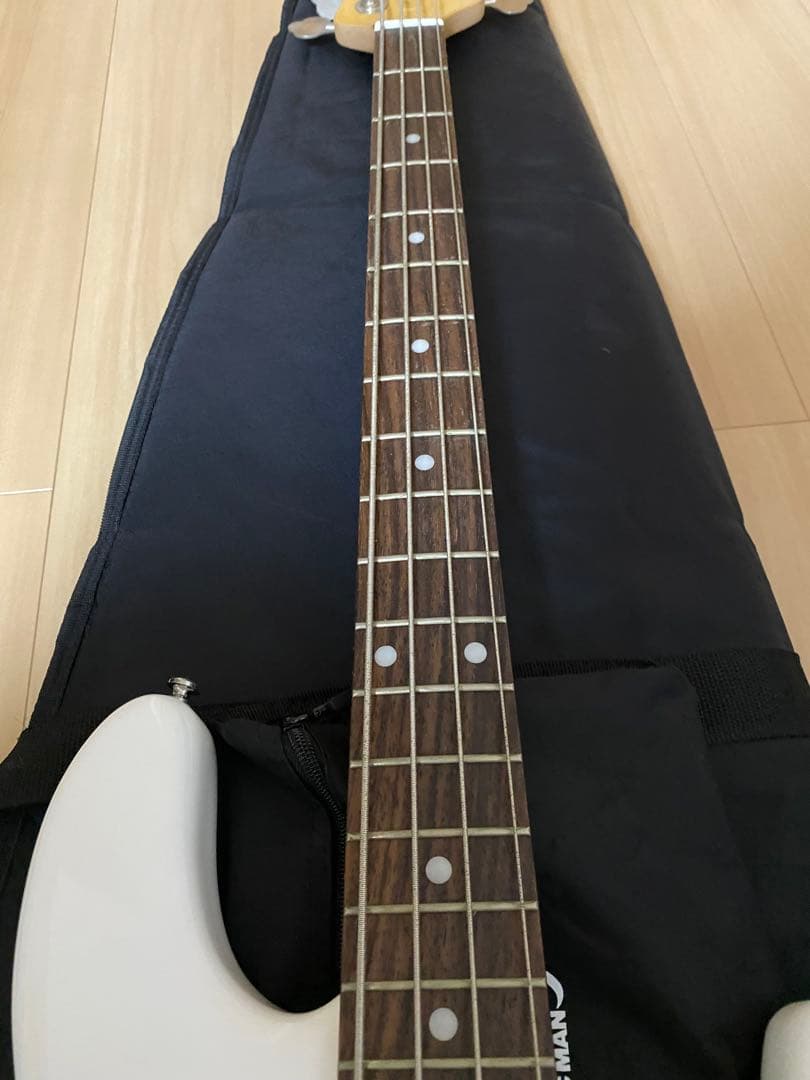 a*読様 スターリン・バイ・ミュージックマンRay34