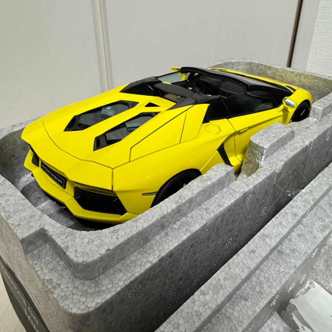 Autoart 1/18 ランボルギーニ アヴェンタドール ロードスター