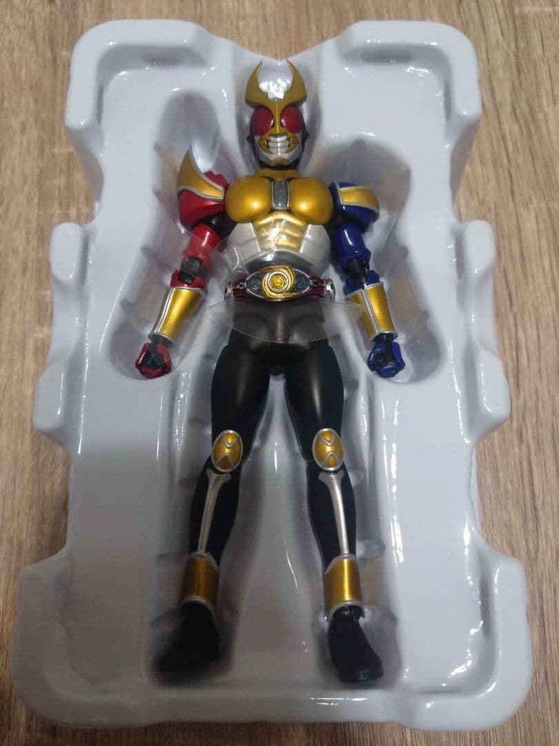 真骨彫製法 S.H.フィギュアーツ 仮面ライダーアギト トリニティフォーム