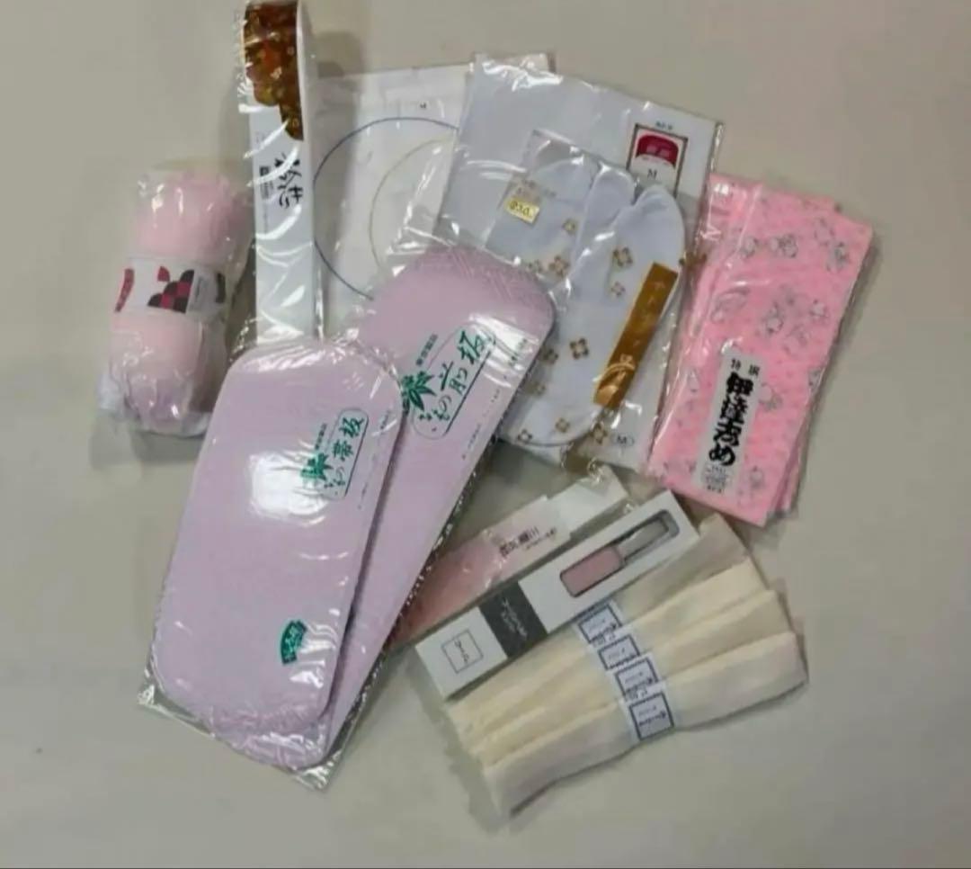 黒ラメ地牡丹や菊の上品な銀彩加工の振袖フルセット