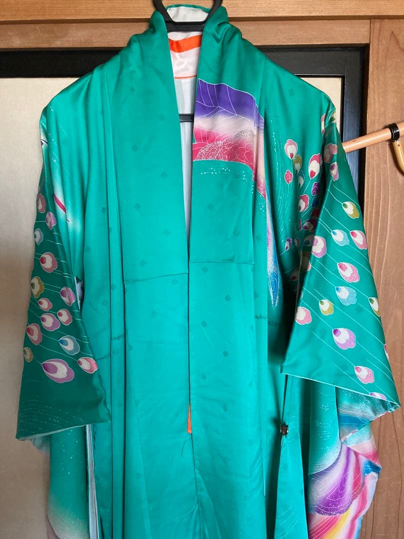 個性的な振袖、ギラ、￼ロッシュ