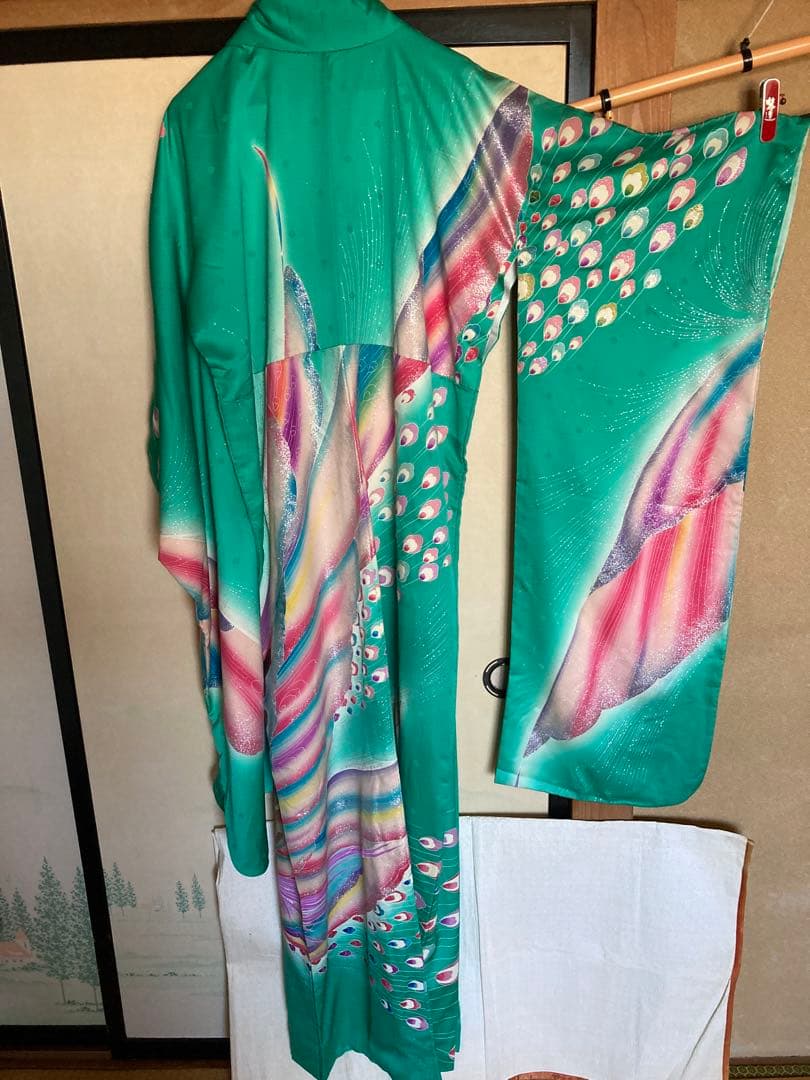 個性的な振袖、ギラ、￼ロッシュ