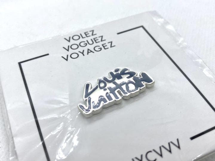 め*ン様 2017's★ ルイヴィトン ★限定 Pin Badge ×３★新品未