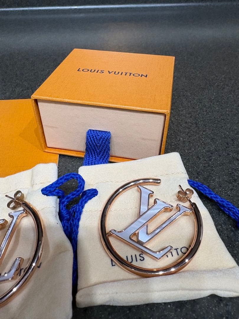 LOUIS VUITTONピアス.ルイヴィトンピアス.フープ●お値下げ中