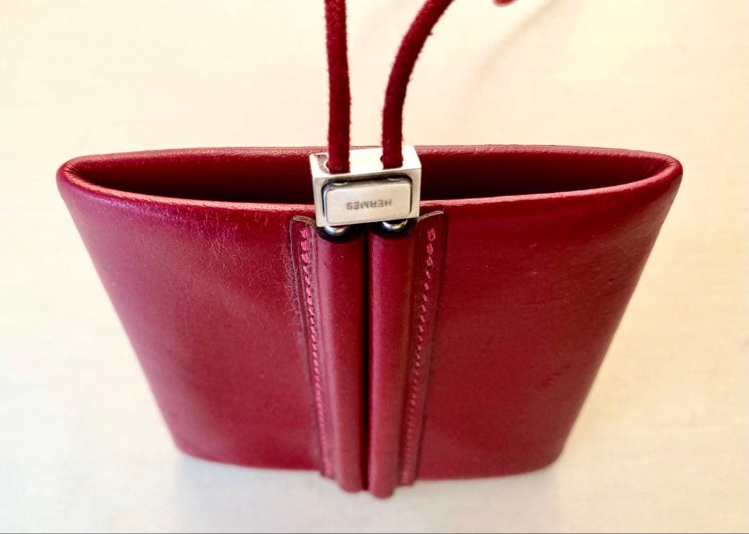 エルメス　ケース　ストラップ付き　ボルドー（レッド）HERMES
