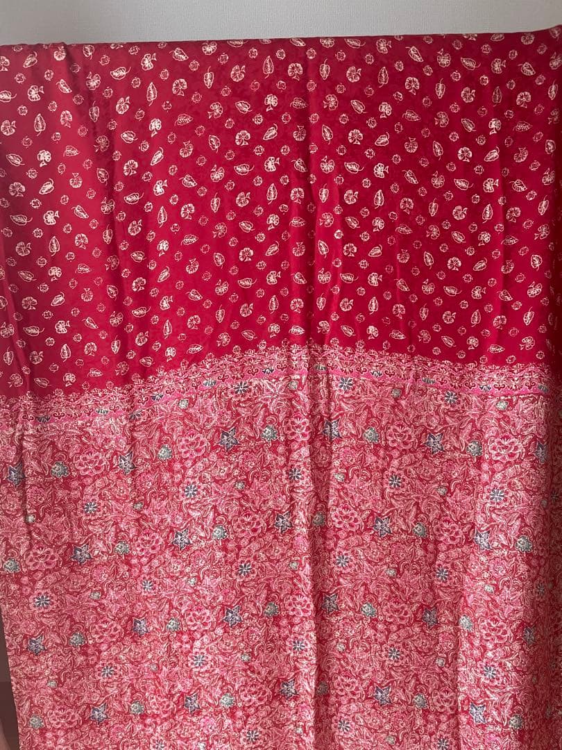 手描きシルクバティック　フラワー　赤