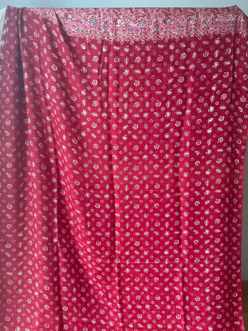 手描きシルクバティック　フラワー　赤