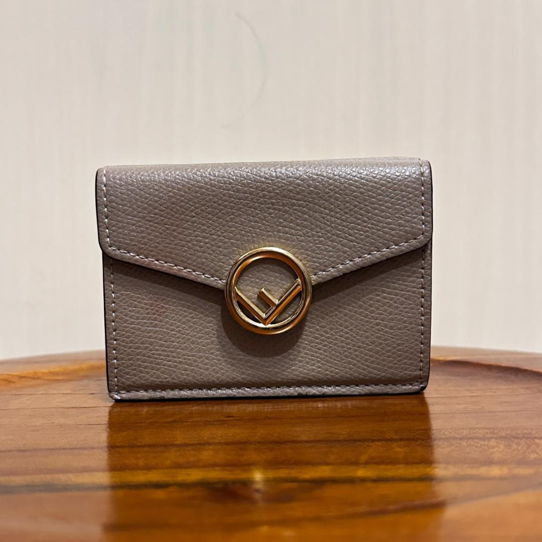 FENDY　F IS FENDI 三つ折り財布　ベージュ　HR0351
