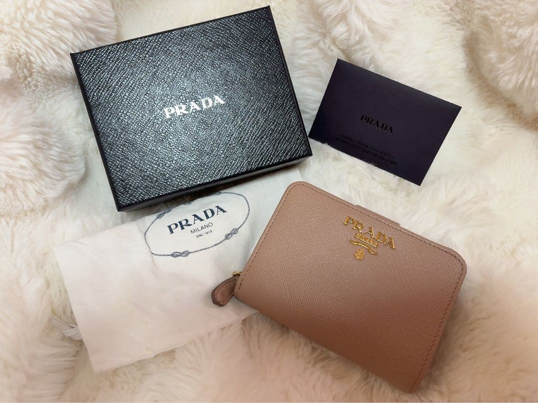 PRADA サフィアーノレザー 二つ折り財布 ベージュ