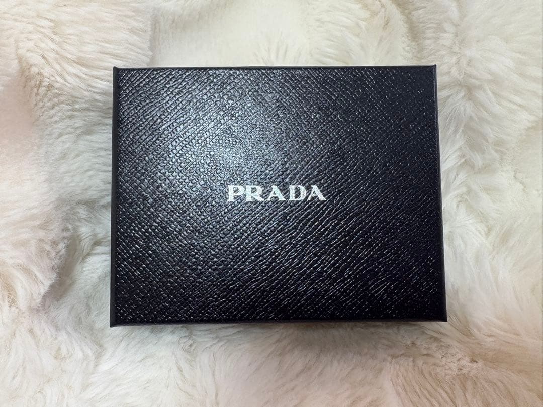 PRADA サフィアーノレザー 二つ折り財布 ベージュ
