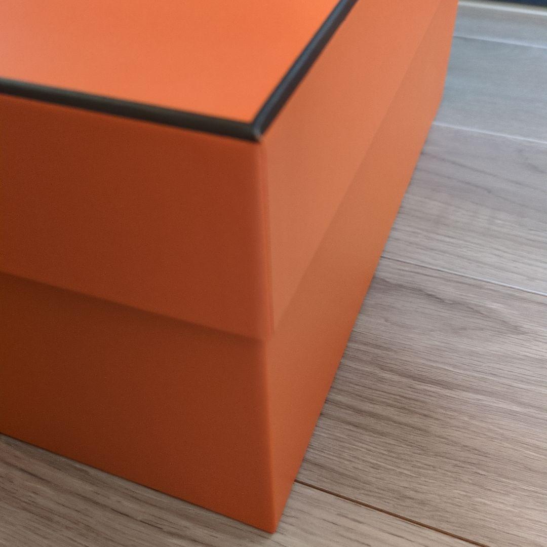 ②エルメス　カバン用大きな空箱とリボン