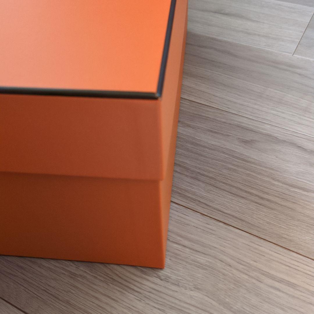 ②エルメス　カバン用大きな空箱とリボン