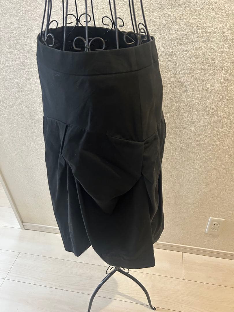 ⭐︎美品⭐︎ヴィヴィアンウエストウッド　タック入り黒フレアスカート　かわいい　個性的