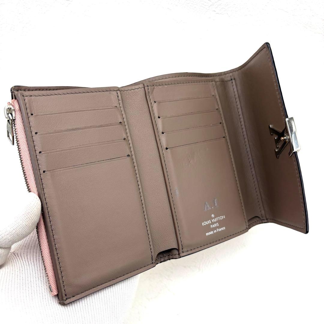 ヴィトンポルトフォイユカプシーヌコンパクト