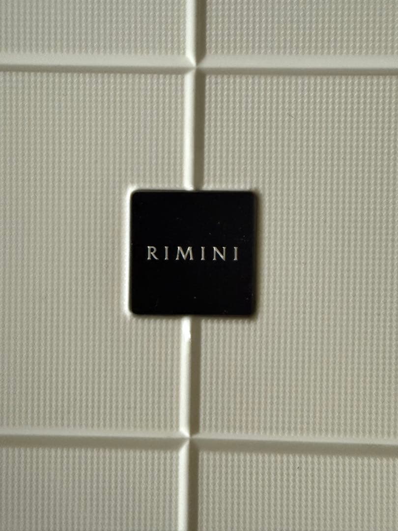 RIMINI （ワールドトラベラー）ホワイトスーツケース 中型 4輪