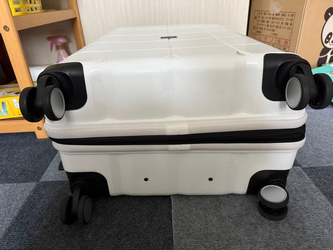 RIMINI （ワールドトラベラー）ホワイトスーツケース 中型 4輪