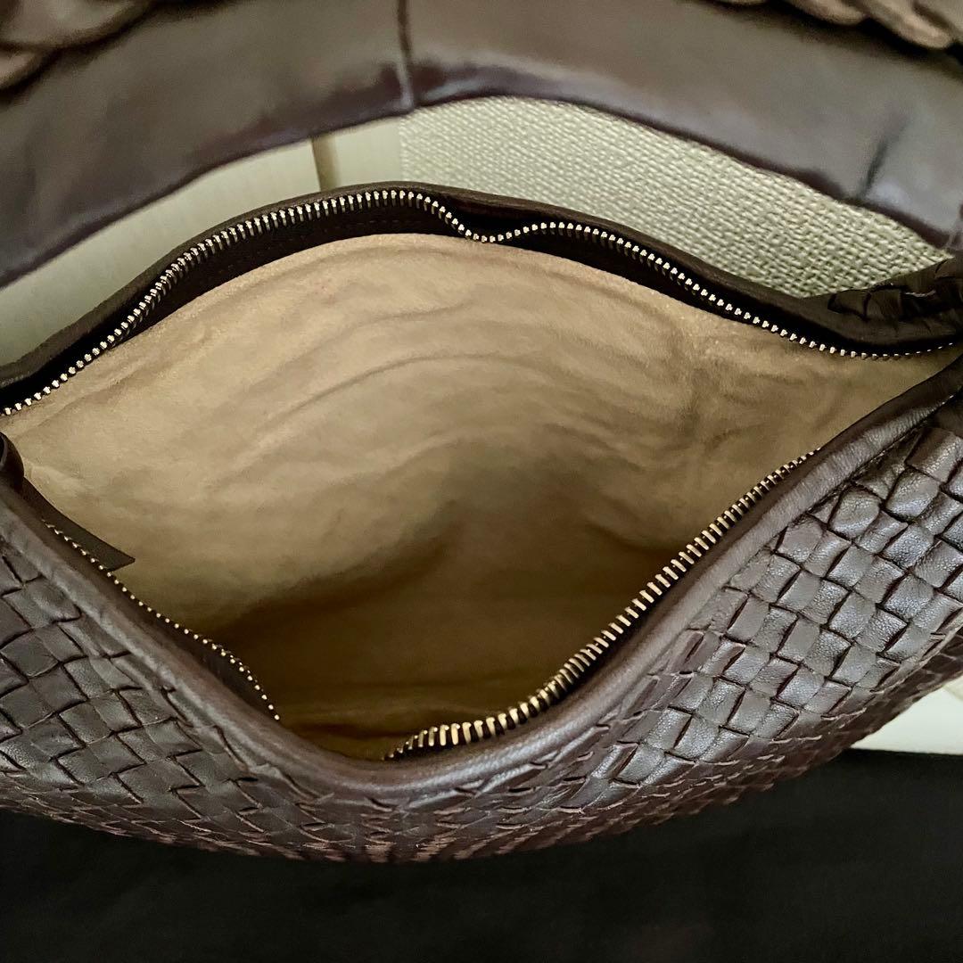 BOTTEGA VENETA ボッテカベネタ　ホーボーバッグ　イントレチャート