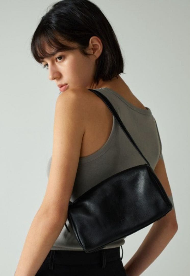 韓国発⭐︎FACADE PATTERN本革　レザー　ハンドバッグ　BLACK