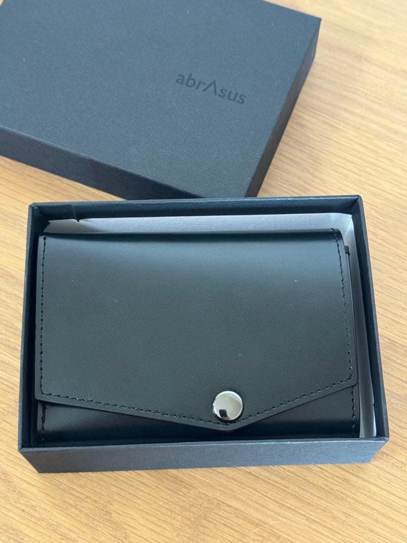 【美品】アブラサスabrAsusいっぱい入る小さい財布 ブラック 箱付き 日本製