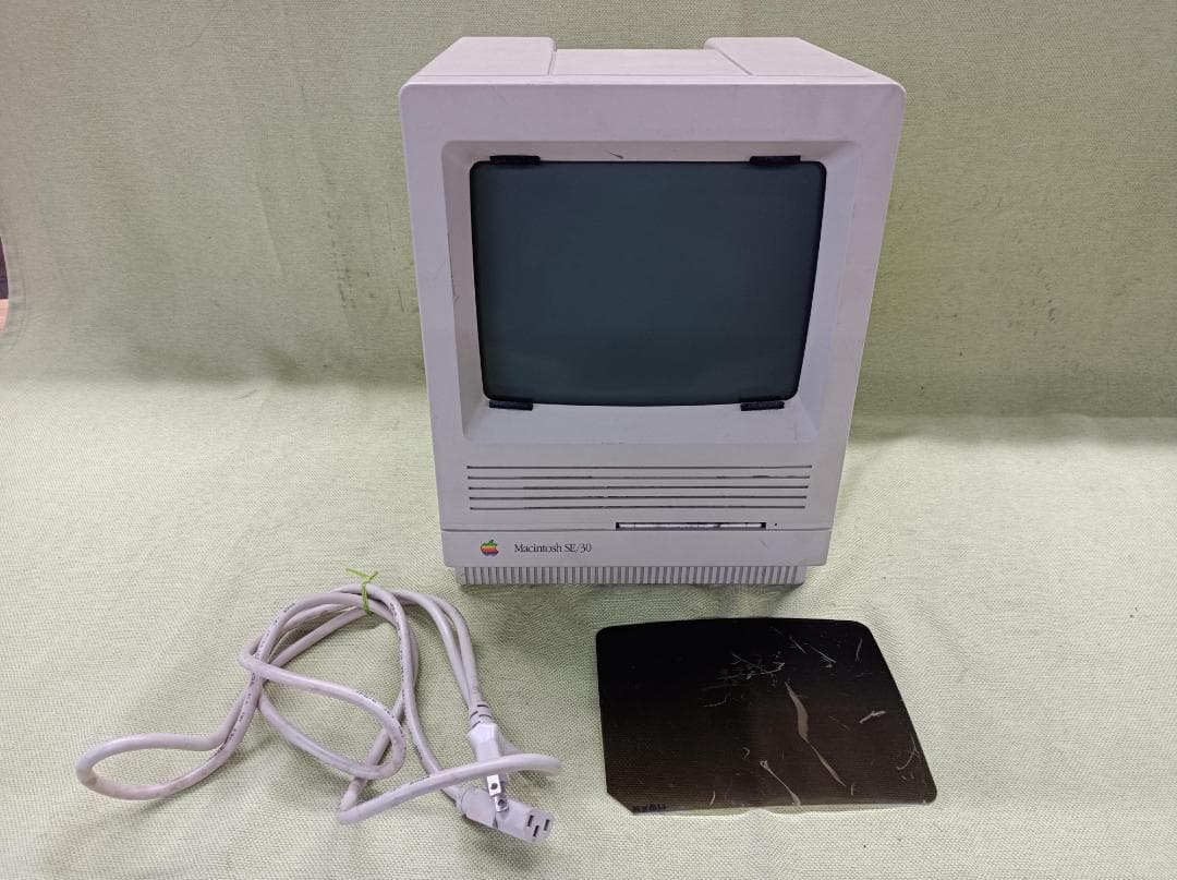 都《MNLAK》Macintosh　SE/30　液晶　キズ多い　レトロ