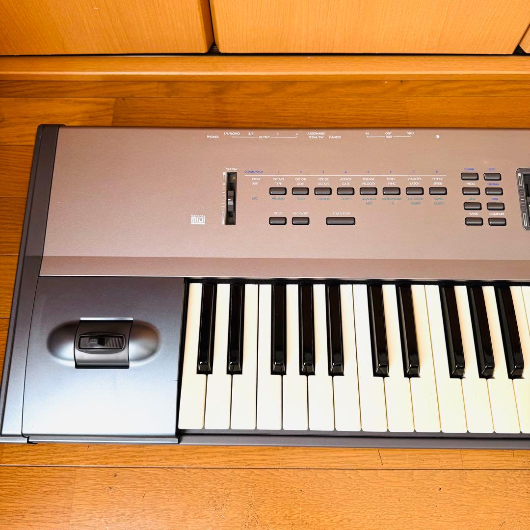 KORG N364 音楽ワークステーション 61鍵盤　シンセサイザー