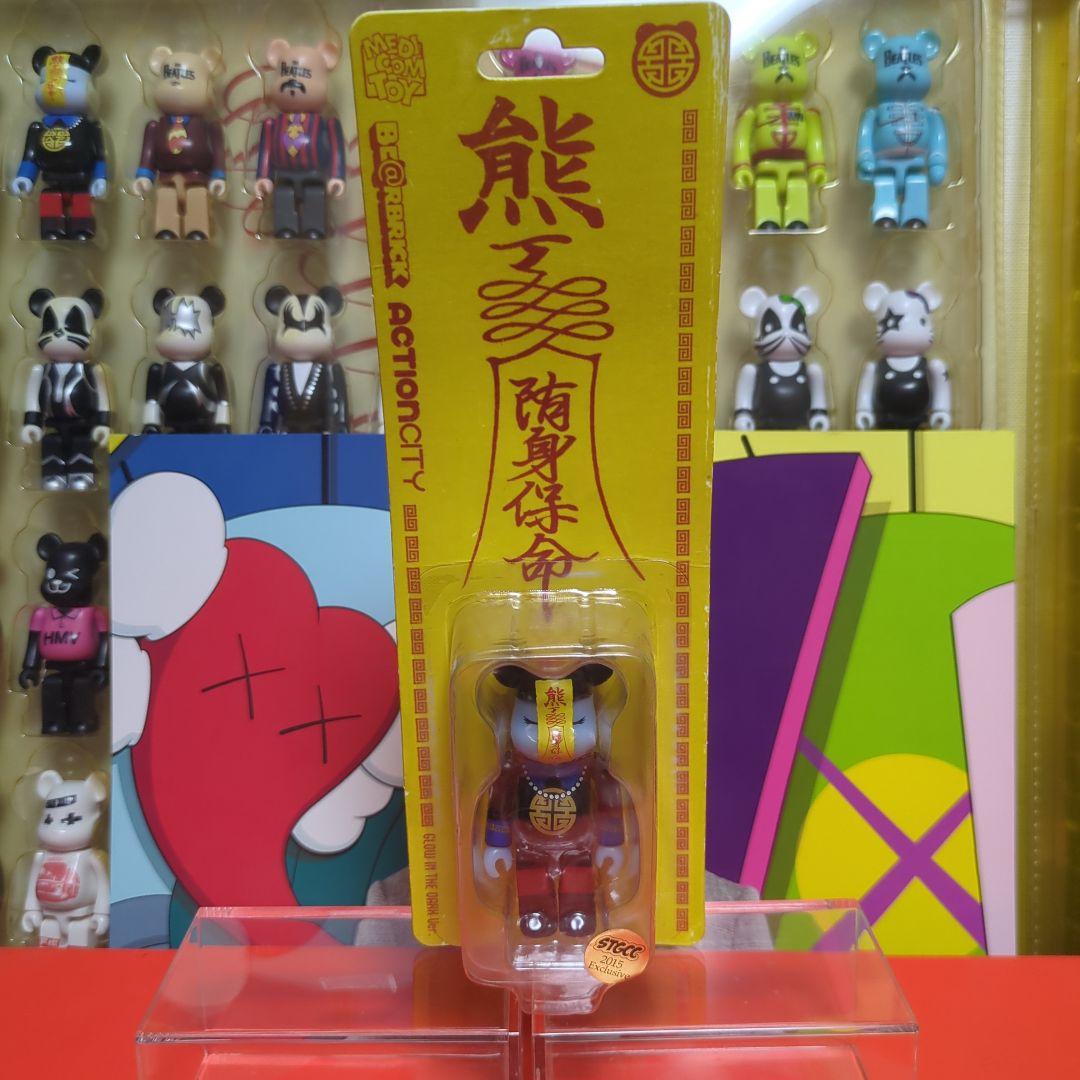 蓄光キョンシー　ベアブリック シンガポール 限定