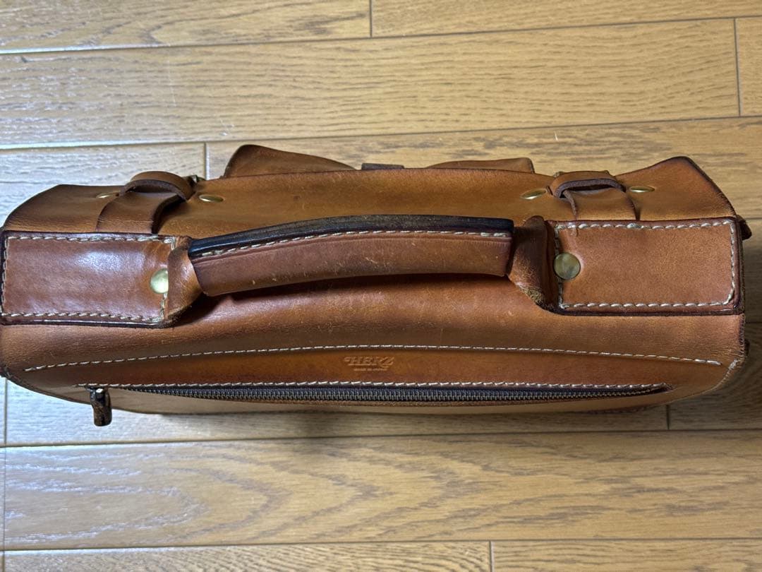 ★HERZ ヘルツ　2wayビジネスバッグ　学生鞄風　レザー　キャメル