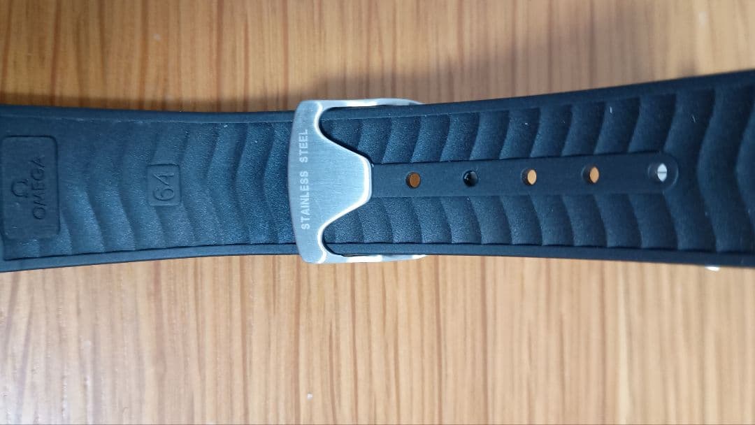 OMEGA（オメガ）ツーピースラバーストラップ