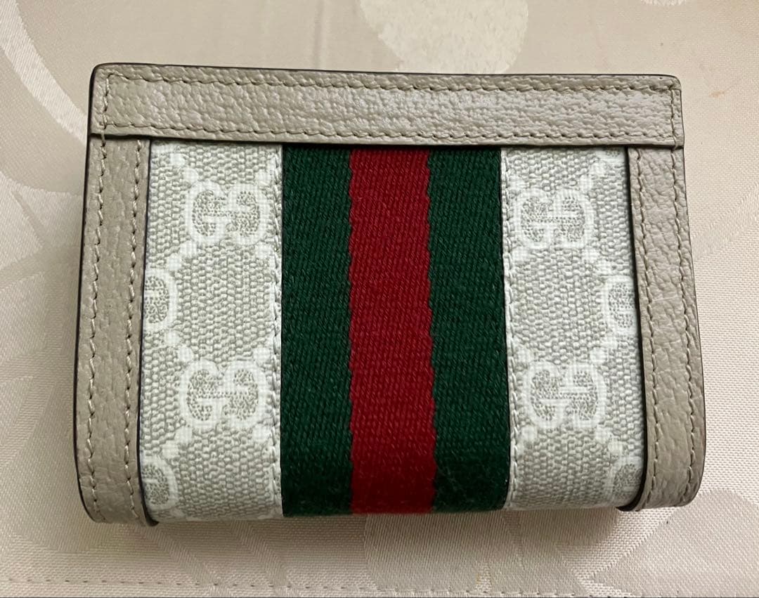 ⭐️【GUCCI】GGキャンバス 二つ折り財布⭐︎箱あり⭐️