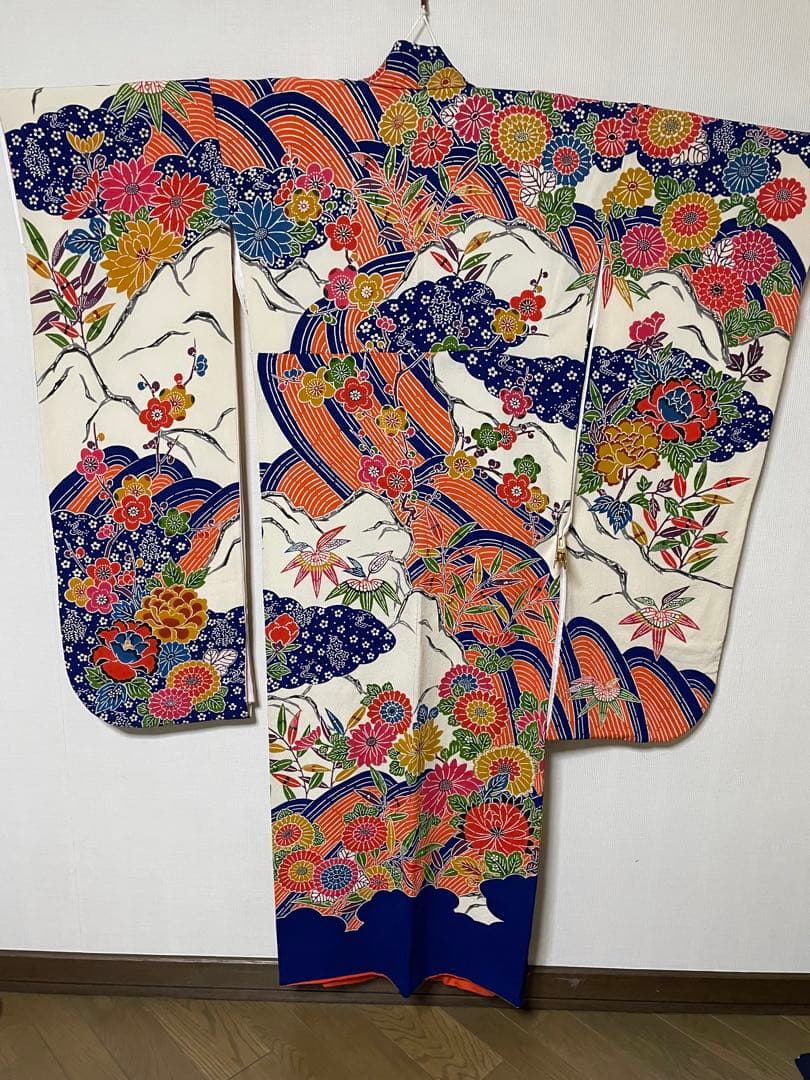 振袖 花柄 紅型　波模様 多色　長襦袢うそつき袖付　身丈約150cm 小柄な方
