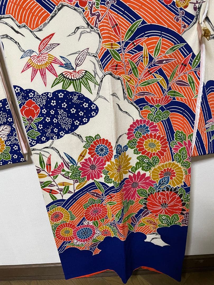 振袖 花柄 紅型　波模様 多色　長襦袢うそつき袖付　身丈約150cm 小柄な方