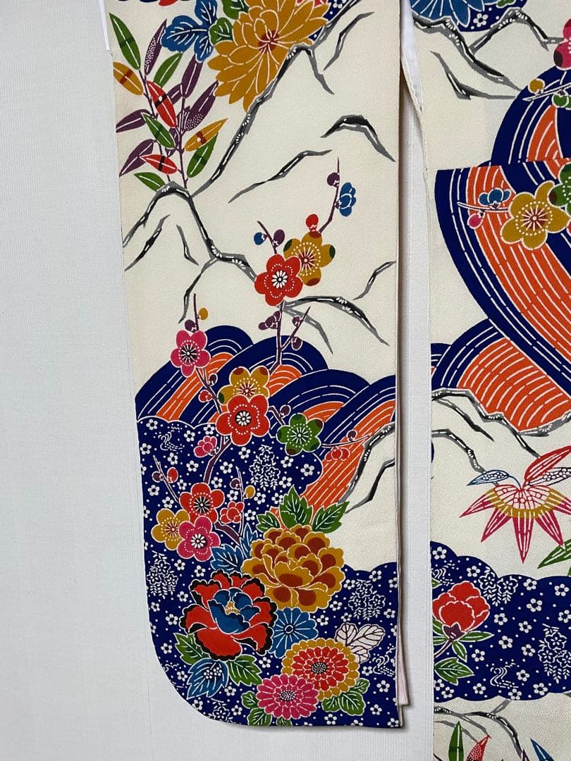 振袖 花柄 紅型　波模様 多色　長襦袢うそつき袖付　身丈約150cm 小柄な方