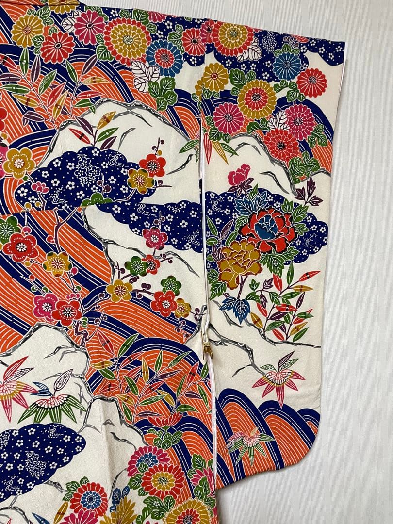 振袖 花柄 紅型　波模様 多色　長襦袢うそつき袖付　身丈約150cm 小柄な方