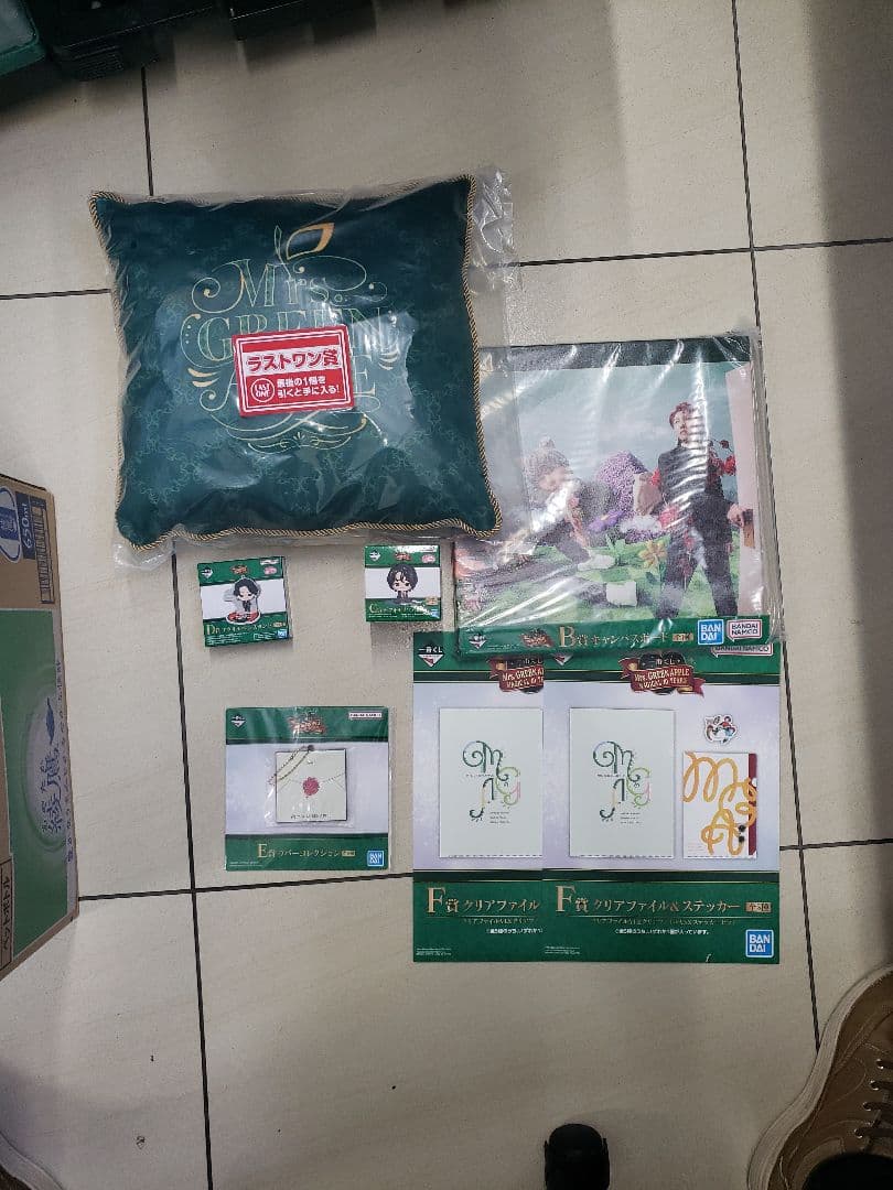 Mrs.GREEN APPLE一番くじB賞C賞D賞E賞F賞2本と、ラストワン