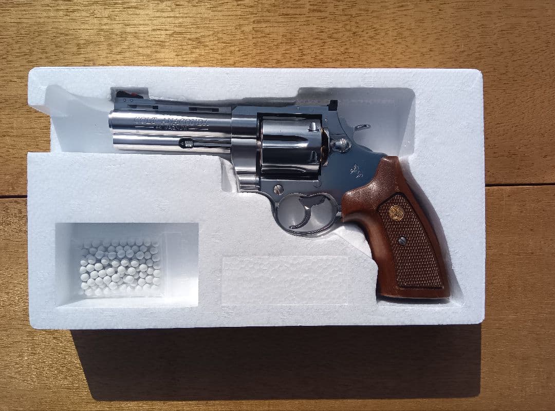 マルシン コルト アナコンダ ４インチ シルバーABS 木製グリップ