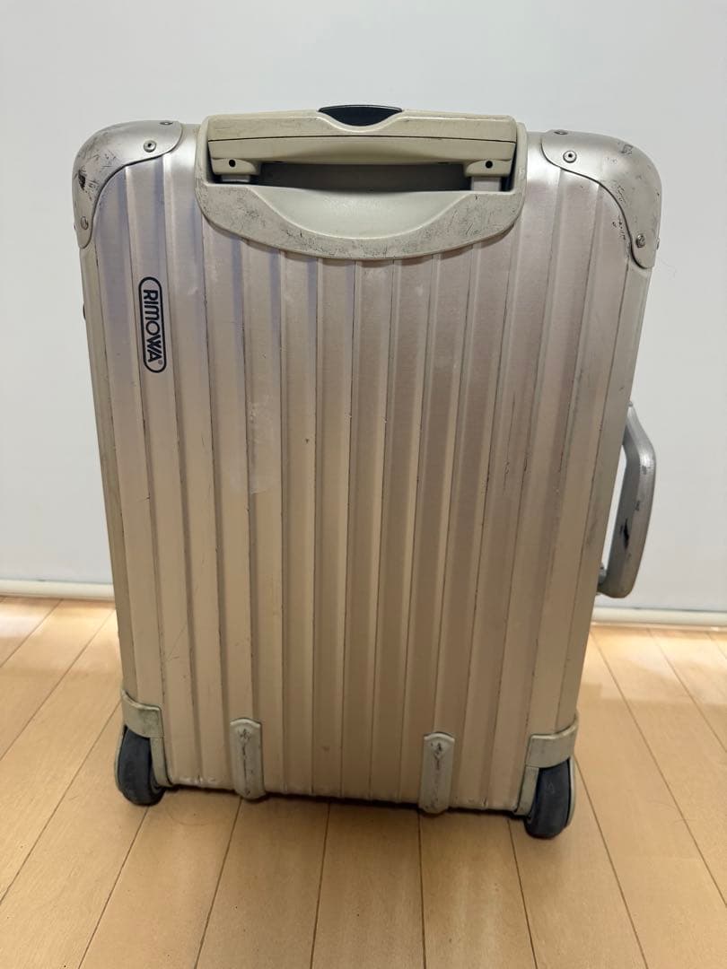Rimowa リモワ　ルフトハンザ32L 機内持ち込み可能　2輪